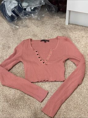 Ribbed V-Neck Crop Top with Grommet Detail - Dusty Rose